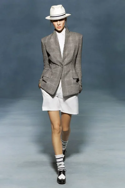 Look 17